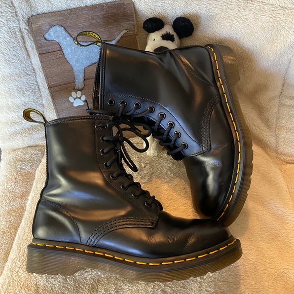 Dr Martens 1460 S7 Black Smooth Leather Boots🖤🖤 - Picture 4 of 8